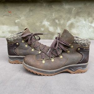 Sz 6.5 Merrell Hiking Boots